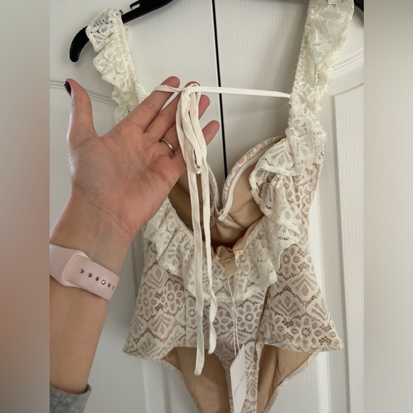 Lace Bodysuit NWT - Picture 4 of 9